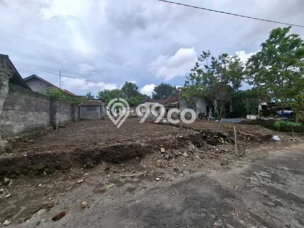 Jarang Ada! Tanah di Prambanan Punya Luas 146m2 SHM Jarang Ada! Tanah di Prambanan Punya Luas 146m2 SHM