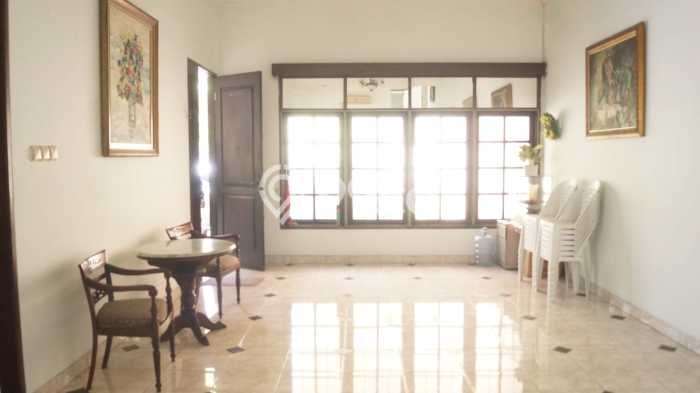 Dijual Rumah Luas Elegan Dengan View Cantik di Kemang, Jakarta Selatan Dijual Rumah Luas Elegan Dengan View Cantik di Kemang, Jakarta Selatan