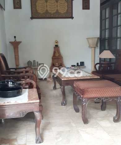 Jual Cepat Hunian Mewah Klasik di Jakarta Selatan Jual Cepat Hunian Mewah Klasik di Jakarta Selatan
