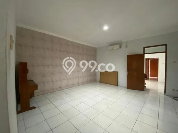 Jual Rumah Bagus Siap Huni LB 250m2 di Cinere, Depok Jual Rumah Bagus Siap Huni LB 250m2 di Cinere, Depok
