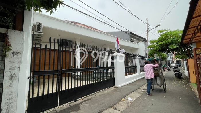 Best Deal Hunian Premium Ideal dan Luas di Tebet, Jakarta Selatan Best Deal Hunian Premium Ideal dan Luas di Tebet, Jakarta Selatan