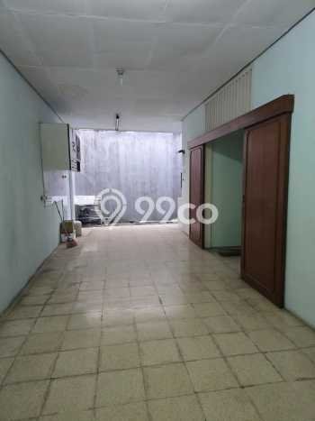 Rumah Elit Modern Tanpa Renovasi di Pondok Indah Jakarta Selatan Rumah Elit Modern Tanpa Renovasi di Pondok Indah Jakarta Selatan
