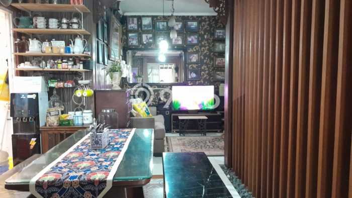 Rumah Strategis Minimalis Lb 176m2 di Ciputat Timur, Tangerang Selatan Rumah Strategis Minimalis Lb 176m2 di Ciputat Timur, Tangerang Selatan