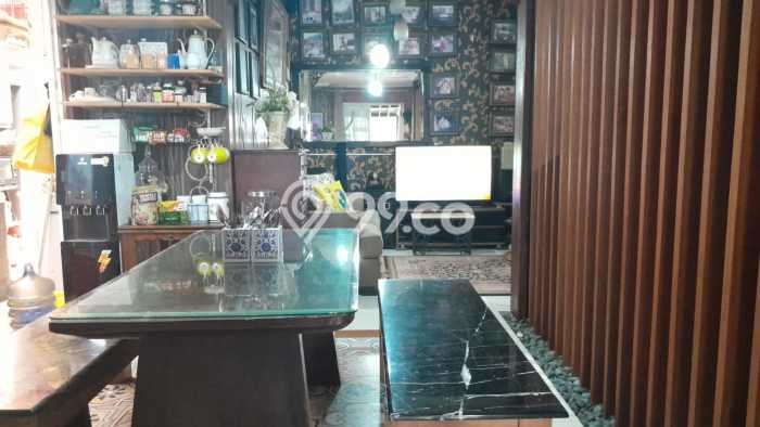 Rumah Strategis Minimalis Lb 176m2 di Ciputat Timur, Tangerang Selatan Rumah Strategis Minimalis Lb 176m2 di Ciputat Timur, Tangerang Selatan