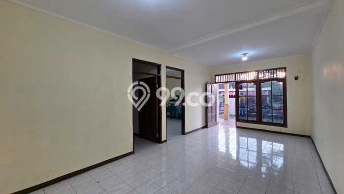Jual Rumah Bagus Siap Huni LB 160m2 di Argomulyo, Salatiga Jual Rumah Bagus Siap Huni LB 160m2 di Argomulyo, Salatiga
