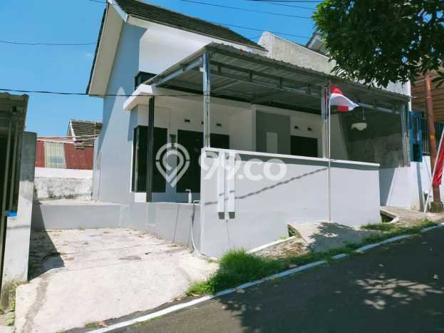For Sale Rumah 2 Kamar Lokasi Ideal Bagus dan Strategis di Banyumanik For Sale Rumah 2 Kamar Lokasi Ideal Bagus dan Strategis di Banyumanik