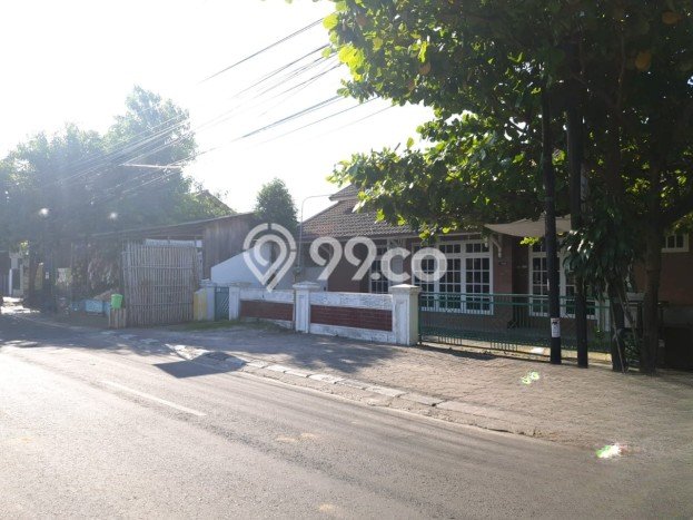 Untuk Dijual! Komersial di Kedungmundu Semarang LT 381m2 / LB 198m2 Kawasan Strategis Untuk Dijual! Komersial di Kedungmundu Semarang LT 381m2 / LB 198m2 Kawasan Strategis