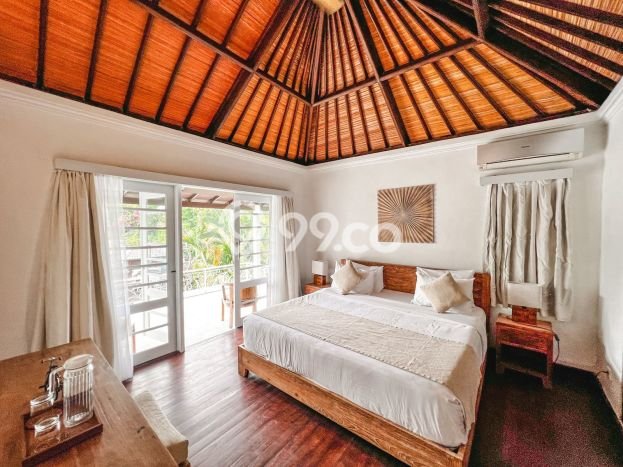 Jual Rumah Mewah Megah Dengan View Cantik di Seminyak, Badung Jual Rumah Mewah Megah Dengan View Cantik di Seminyak, Badung