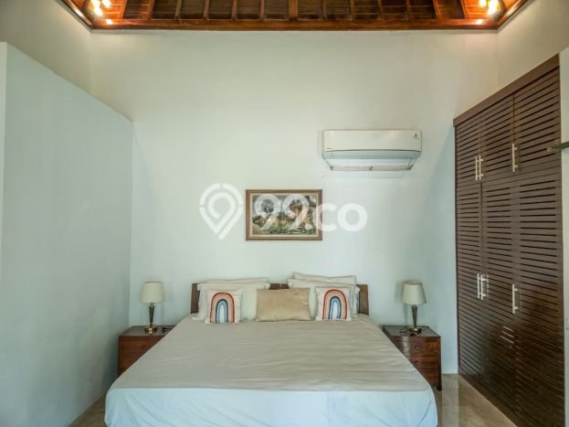 DIJUAL! Vila Kawasan , Luas 650m2m², Akses Mudah Pusat Kota DIJUAL! Vila Kawasan , Luas 650m2m², Akses Mudah Pusat Kota