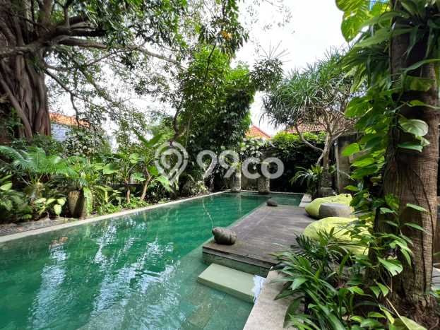 Hunian Mewah LB 500m2 Siap Pakai Desain Elegan di Kerobokan, Badung Hunian Mewah LB 500m2 Siap Pakai Desain Elegan di Kerobokan, Badung