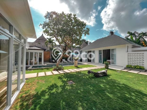 Jual Rumah Mewah Megah Dengan View Cantik di Seminyak, Badung Jual Rumah Mewah Megah Dengan View Cantik di Seminyak, Badung