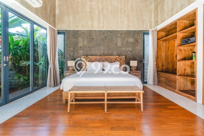 DIJUAL! Vila Kawasan , Area 305m2m², Posisi Strategis DIJUAL! Vila Kawasan , Area 305m2m², Posisi Strategis
