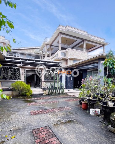 Rumah Luxury Modern Siap Huni di Cibubur Jakarta Timur Rumah Luxury Modern Siap Huni di Cibubur Jakarta Timur