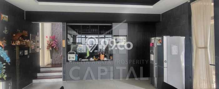 Rumah Elit Modern Tanpa Renovasi di Kota Baru Parahyangan Bandung Rumah Elit Modern Tanpa Renovasi di Kota Baru Parahyangan Bandung