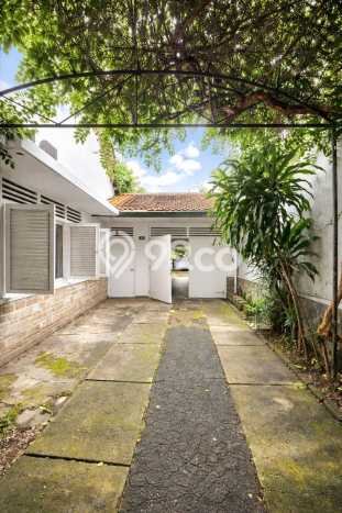 Rumah Eksklusif Dijual LT 984m2 di Kebayoran Baru, Jakarta Selatan Rumah Eksklusif Dijual LT 984m2 di Kebayoran Baru, Jakarta Selatan