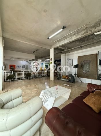 Siap Huni Rumah Mewah 4 Kamar di Kebayoran Baru Dekat ke Mana Pun Siap Huni Rumah Mewah 4 Kamar di Kebayoran Baru Dekat ke Mana Pun