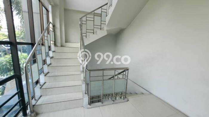 Dijual! Kantor di Jemursari Surabaya LT 589m2 / LB 794m2 Kawasan Bisnis Dijual! Kantor di Jemursari Surabaya LT 589m2 / LB 794m2 Kawasan Bisnis
