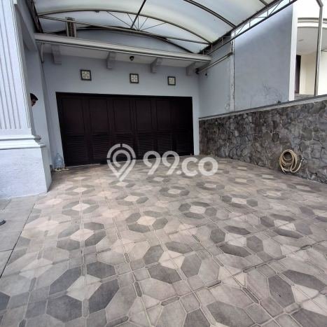 Rumah Elit Modern Siap Huni di Pakuwon Indah Surabaya Rumah Elit Modern Siap Huni di Pakuwon Indah Surabaya