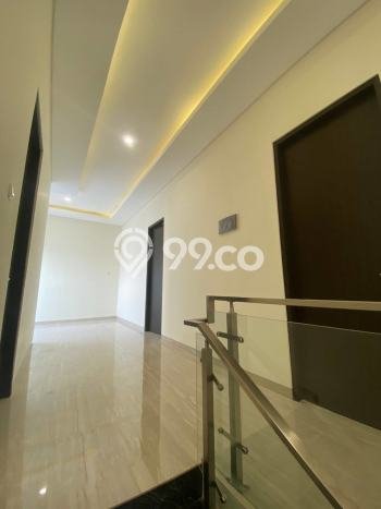 Rumah Luxury Modern Tanpa Renovasi di Citraland Surabaya Rumah Luxury Modern Tanpa Renovasi di Citraland Surabaya