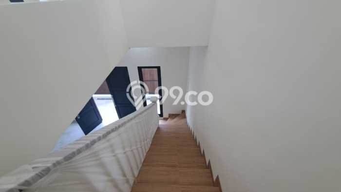 Rumah Strategis Minimalis Lb 202m2 di Kenjeran, Surabaya Rumah Strategis Minimalis Lb 202m2 di Kenjeran, Surabaya