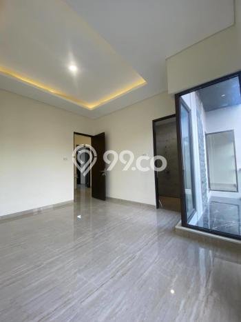 Rumah Luxury Modern Tanpa Renovasi di Citraland Surabaya Rumah Luxury Modern Tanpa Renovasi di Citraland Surabaya