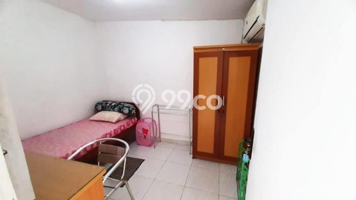 Rumah Luas Asri 12 KT Siap Pakai di Mulyosari Surabaya Rumah Luas Asri 12 KT Siap Pakai di Mulyosari Surabaya