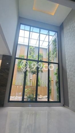 Rumah Elit LB 410m2 Siap Huni Desain Elegan di Citraland, Surabaya Rumah Elit LB 410m2 Siap Huni Desain Elegan di Citraland, Surabaya