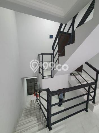 Rumah Disewakan Tangerang Selatan LT 60m2 LB 180m2 Area Bintaro Rumah Disewakan Tangerang Selatan LT 60m2 LB 180m2 Area Bintaro