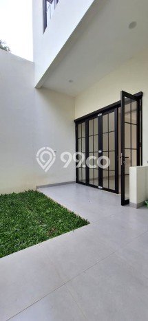 Rumah Modern 3 KT di Bintaro Tangerang Selatan Semi Furnished Rumah Modern 3 KT di Bintaro Tangerang Selatan Semi Furnished