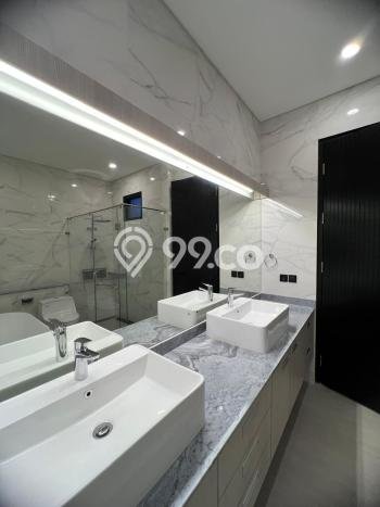 Ready to Use! Luxury House LT 250m2 Desain Modern di Lebak Bulus Ready to Use! Luxury House LT 250m2 Desain Modern di Lebak Bulus
