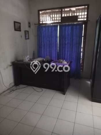 Rumah Strategis Minimalis Lb 179m2 di Ciputat, Tangerang Selatan Rumah Strategis Minimalis Lb 179m2 di Ciputat, Tangerang Selatan