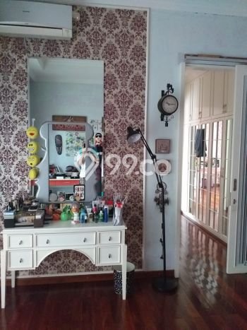 Rumah Elit LB 350m2 Siap Pakai Desain Elegan di Bintaro, Tangerang Selatan Rumah Elit LB 350m2 Siap Pakai Desain Elegan di Bintaro, Tangerang Selatan