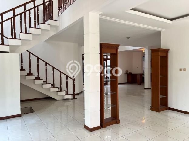Rumah Mewah LB 258m2 Siap Huni Desain Elegan di Rempoa, Tangerang Rumah Mewah LB 258m2 Siap Huni Desain Elegan di Rempoa, Tangerang