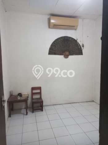 Rumah Strategis Minimalis Lb 179m2 di Ciputat, Tangerang Selatan Rumah Strategis Minimalis Lb 179m2 di Ciputat, Tangerang Selatan