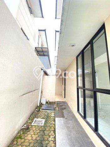 Rumah Luxury Modern Tanpa Renovasi di Jakarta Garden City Jakarta Timur Rumah Luxury Modern Tanpa Renovasi di Jakarta Garden City Jakarta Timur