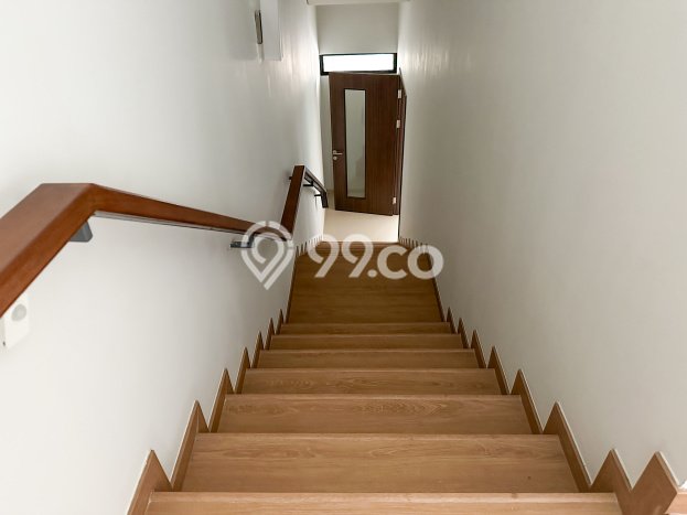 Rumah Luxury Modern Tanpa Renovasi di Lebak Bulus Jakarta Selatan Rumah Luxury Modern Tanpa Renovasi di Lebak Bulus Jakarta Selatan
