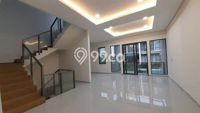 Rumah Elit Modern Tanpa Renovasi di Setra Duta Bandung Rumah Elit Modern Tanpa Renovasi di Setra Duta Bandung