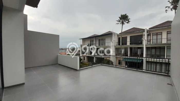 Rumah Elit Modern Tanpa Renovasi di Setra Duta Bandung Rumah Elit Modern Tanpa Renovasi di Setra Duta Bandung