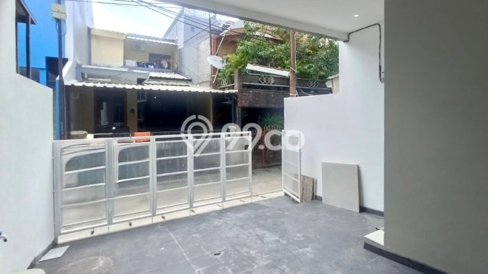 Rumah Strategis Modern Lb 125m2 di Kelapa Gading, Jakarta Utara Rumah Strategis Modern Lb 125m2 di Kelapa Gading, Jakarta Utara