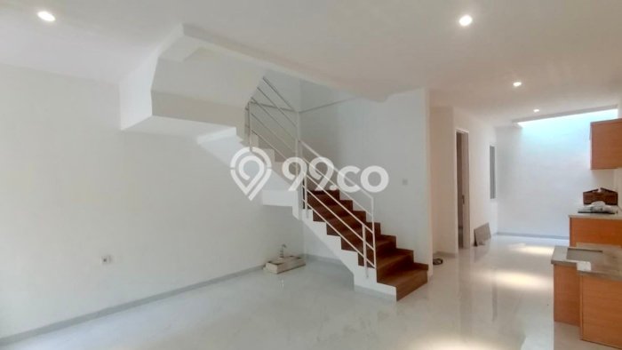 Rumah Strategis Modern Lb 125m2 di Kelapa Gading, Jakarta Utara Rumah Strategis Modern Lb 125m2 di Kelapa Gading, Jakarta Utara