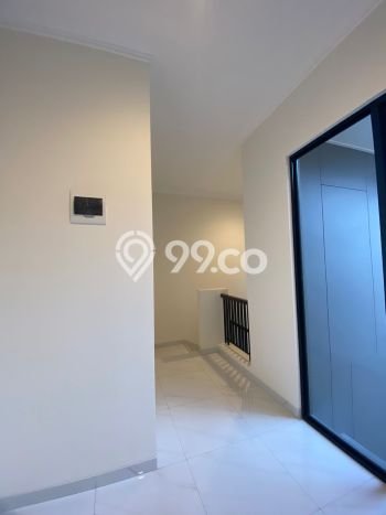 Rumah Minimalis 4 KT di Suvarna Sutera Tangerang Rumah Minimalis 4 KT di Suvarna Sutera Tangerang