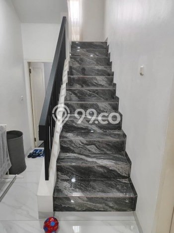 Dijual Rumah Mewah Megah Dengan View Cantik di Gading Serpong, Tangerang Dijual Rumah Mewah Megah Dengan View Cantik di Gading Serpong, Tangerang