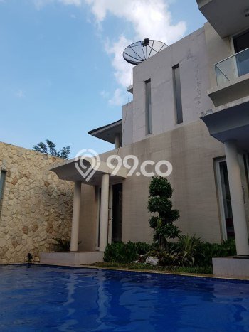 Rumah Luxury Modern Siap Huni di Araya Malang Rumah Luxury Modern Siap Huni di Araya Malang