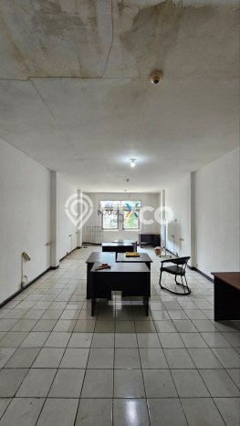 Unit Ruko Dijual di Klojen Malang Luas Bangunan 120m2 Unit Ruko Dijual di Klojen Malang Luas Bangunan 120m2