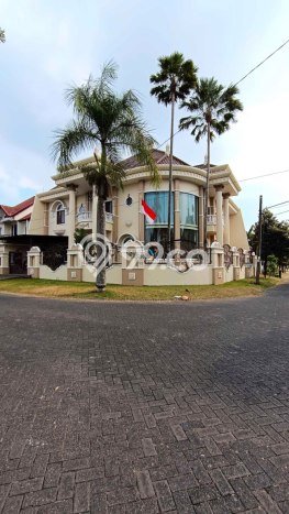 For Sale! Luxury House LT 540m2 Desain Elegan di Araya For Sale! Luxury House LT 540m2 Desain Elegan di Araya