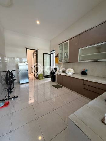 Rumah Elit LB 160m2 Siap Pakai Desain Elegan di Dieng Tidar, Malang Rumah Elit LB 160m2 Siap Pakai Desain Elegan di Dieng Tidar, Malang