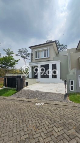 Rumah Elit Modern Tanpa Renovasi di Araya Malang Rumah Elit Modern Tanpa Renovasi di Araya Malang