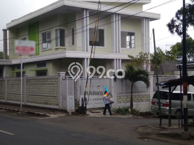 Rumah Minimalis 5 Kamar LT 268m2 di Batu Rumah Minimalis 5 Kamar LT 268m2 di Batu