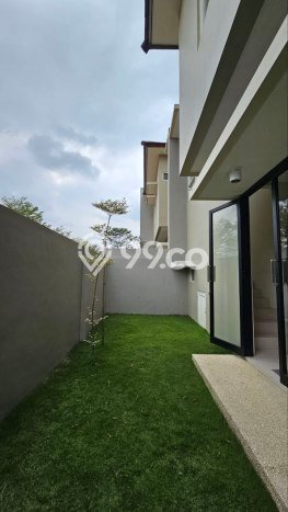 Rumah Elit Modern Tanpa Renovasi di Araya Malang Rumah Elit Modern Tanpa Renovasi di Araya Malang