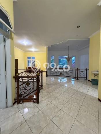 Rumah Mewah LB 320m2 Siap Huni Desain Elegan di Araya, Malang Rumah Mewah LB 320m2 Siap Huni Desain Elegan di Araya, Malang